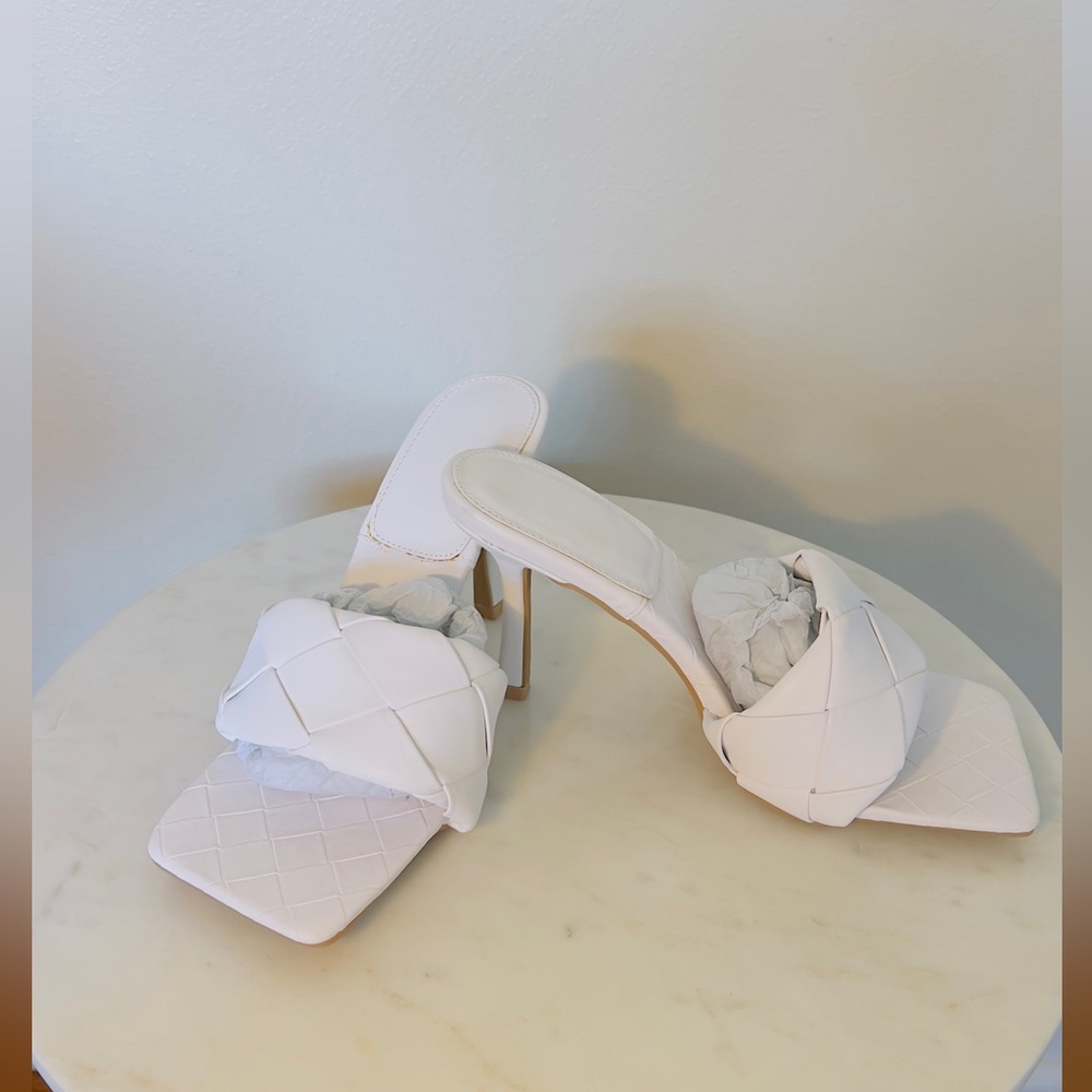 New Bottega Veneta inspired heels from Amazon